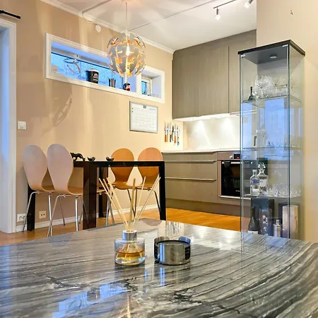 5 Minutes Walk From Sentrum Тромсё