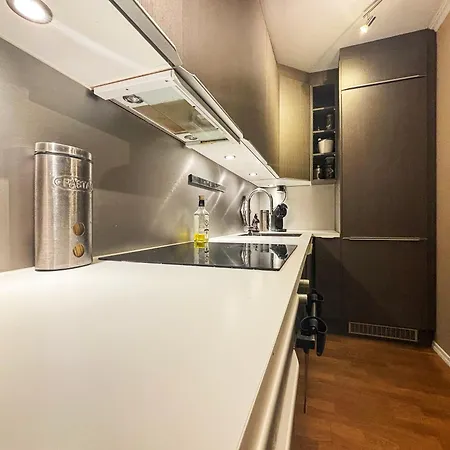 5 Minutes Walk From Sentrum Тромсё