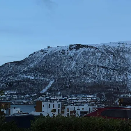 Elegant With Northern Lights View Тромсё